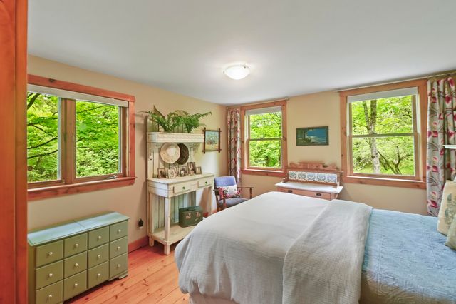 117 Barrett Hill Road, Wilton, NH 03086