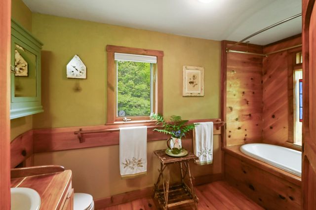 117 Barrett Hill Road, Wilton, NH 03086
