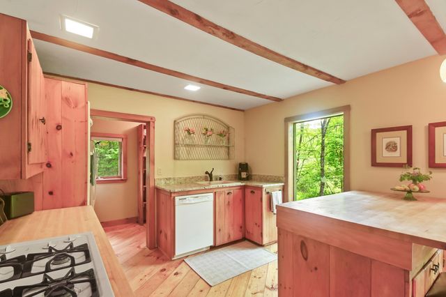 117 Barrett Hill Road, Wilton, NH 03086