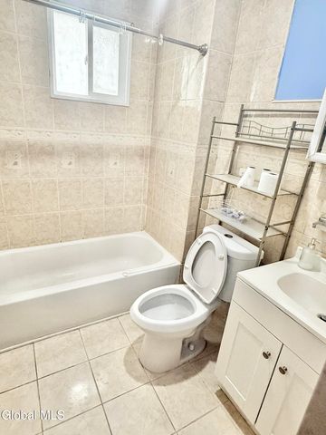 5 Hawk Street, Schenectady, NY 12307