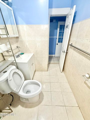 5 Hawk Street, Schenectady, NY 12307