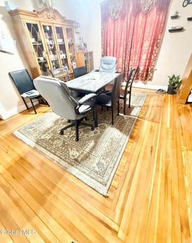 5 Hawk Street, Schenectady, NY 12307