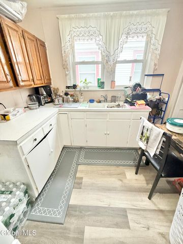 5 Hawk Street, Schenectady, NY 12307