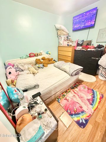 5 Hawk Street, Schenectady, NY 12307