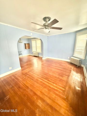 5 Hawk Street, Schenectady, NY 12307