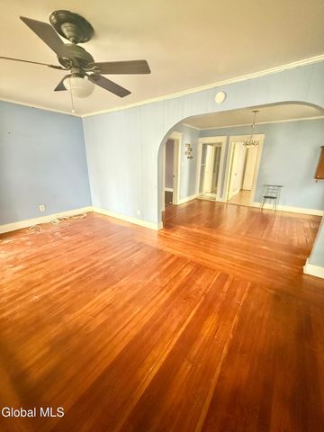 5 Hawk Street, Schenectady, NY 12307