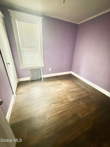 5 Hawk Street, Schenectady, NY 12307