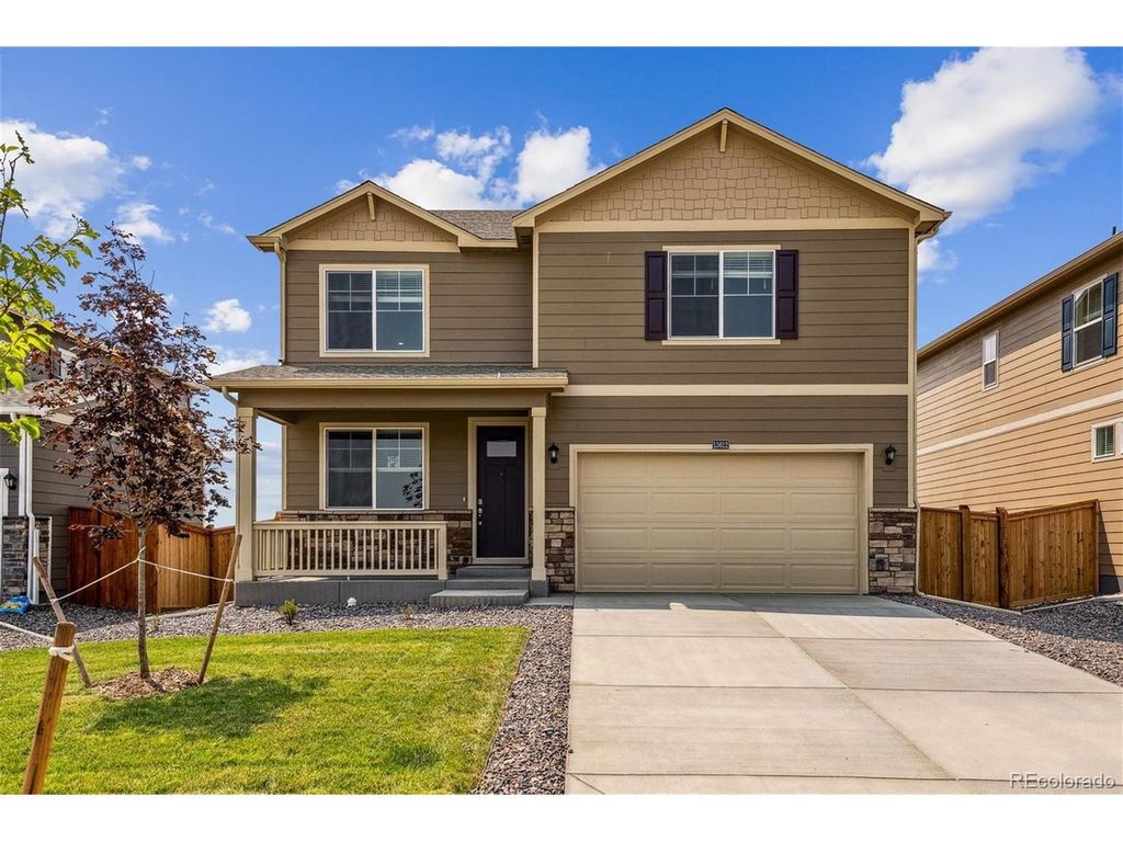 850 N Clubview St, Watkins, CO 80137