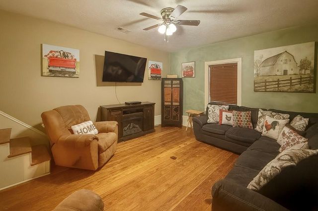 841 S Loop 497, Brenham, TX 77833