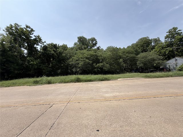 1326 W Crawford Street, Denison, TX 75020