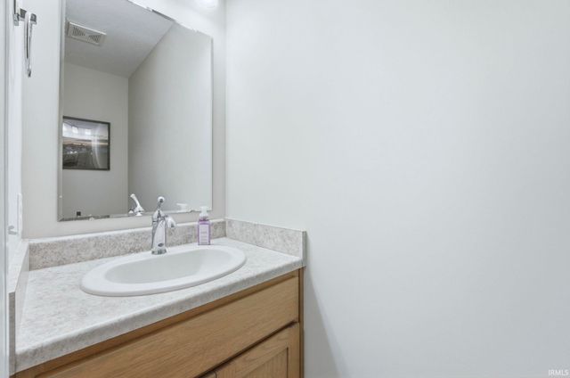 1928 Freestone Place, Huntertown, IN 46748