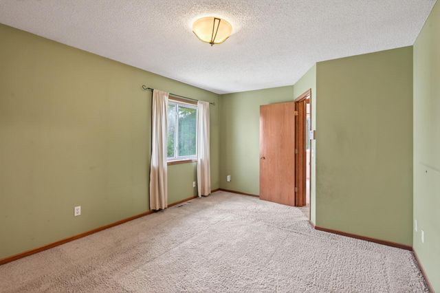 8270 Dawson Way, Inver Grove Heights, MN 55076