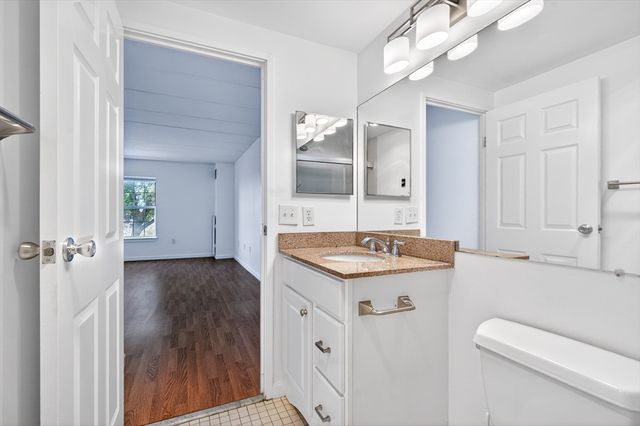 200 Captains Row 202, Chelsea, MA 02150