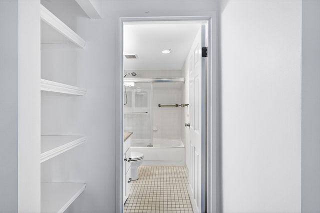 200 Captains Row 202, Chelsea, MA 02150