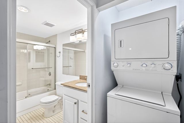 200 Captains Row 202, Chelsea, MA 02150