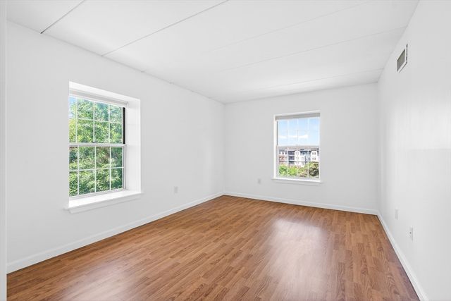 200 Captains Row 202, Chelsea, MA 02150