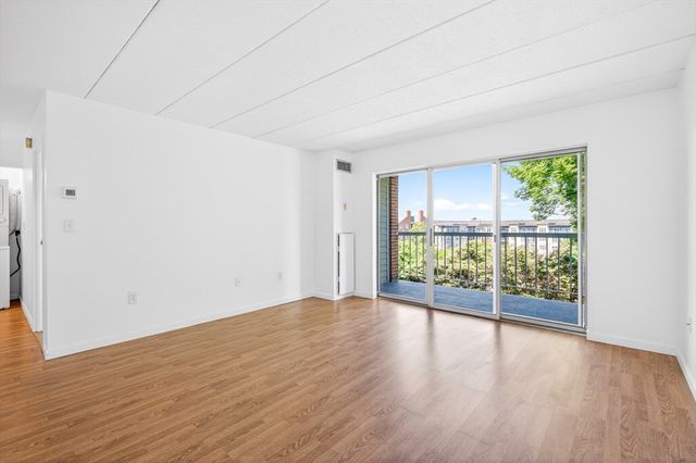 200 Captains Row 202, Chelsea, MA 02150