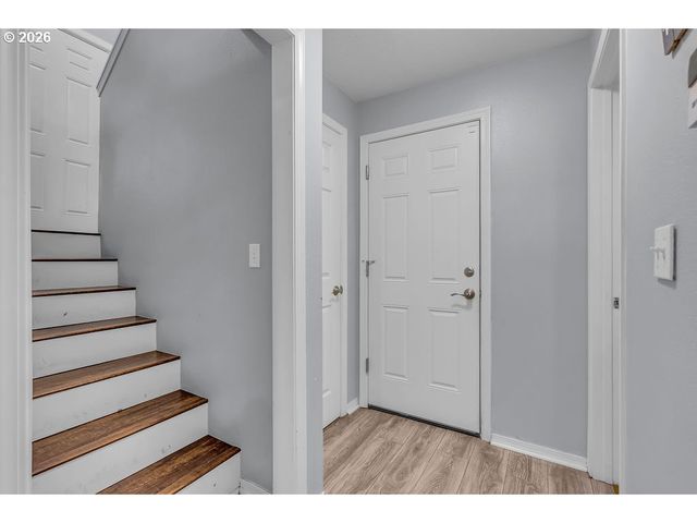 3893 Sw 4TH St, Gresham, OR 97030