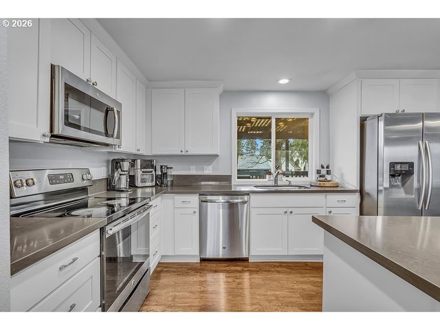 3893 Sw 4TH St, Gresham, OR 97030