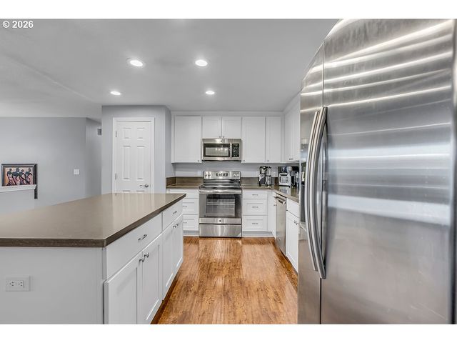 3893 Sw 4TH St, Gresham, OR 97030