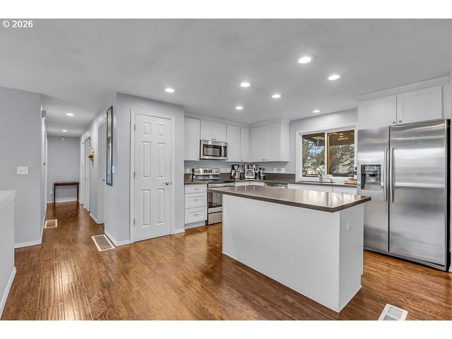 3893 Sw 4TH St, Gresham, OR 97030