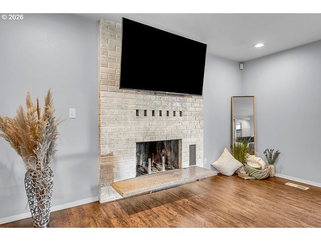 3893 Sw 4TH St, Gresham, OR 97030