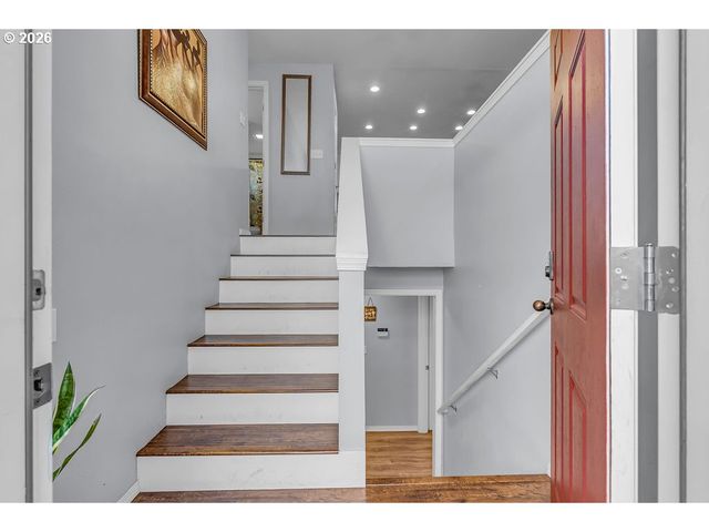 3893 Sw 4TH St, Gresham, OR 97030