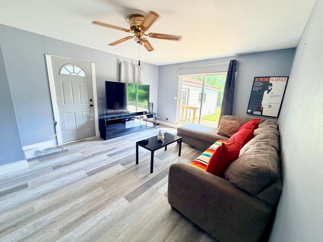 2109 Park Street, Rolling Meadows, IL 60008