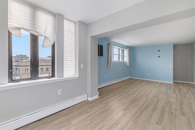 120 Seward Street, Detroit, MI 48202