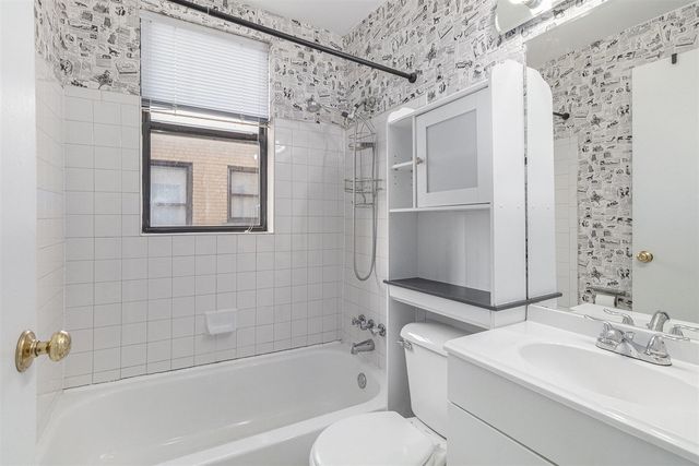 120 Seward Street, Detroit, MI 48202