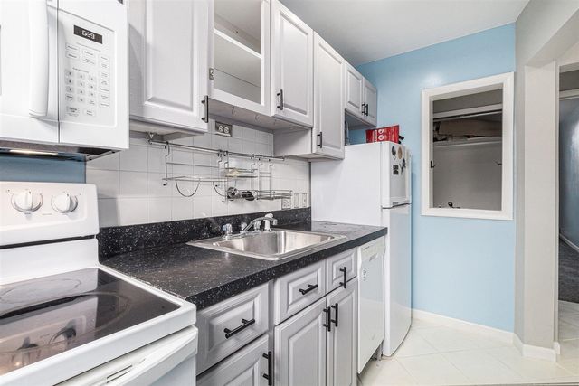 120 Seward Street, Detroit, MI 48202