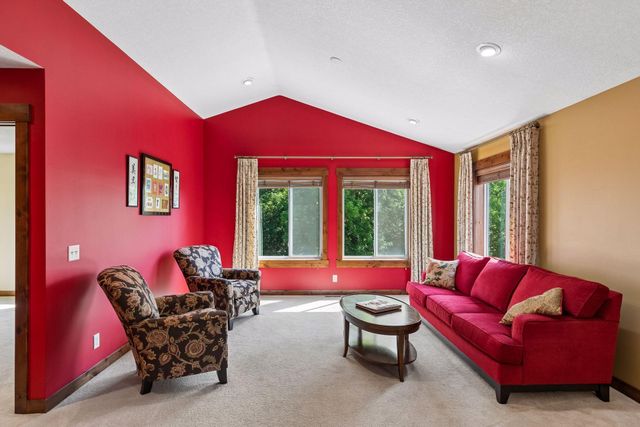 2314 Rangeview Lane, River Falls, WI 54022