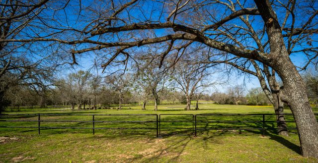 141 Lcr 405, Mexia, TX 76667