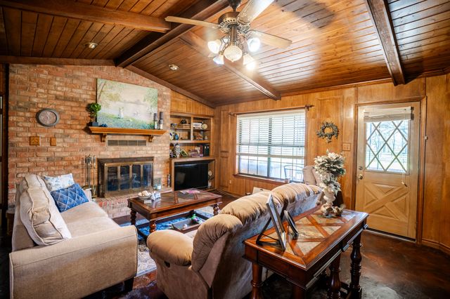 141 Lcr 405, Mexia, TX 76667