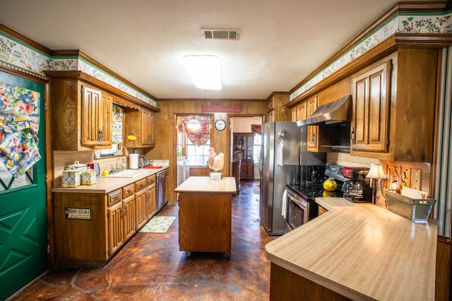 141 Lcr 405, Mexia, TX 76667