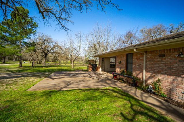 141 Lcr 405, Mexia, TX 76667