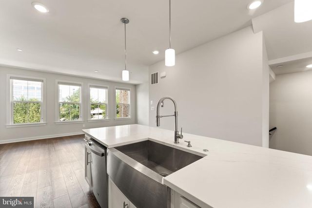 12994 HATTONTOWN SQ, Herndon, VA 20171