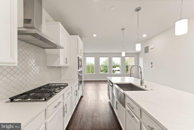 12994 HATTONTOWN SQ, Herndon, VA 20171