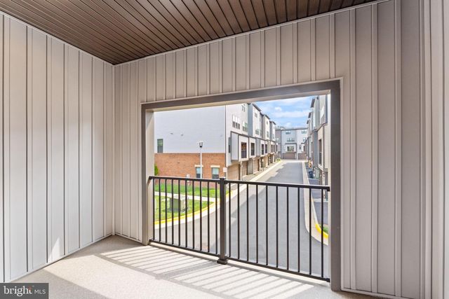 12994 HATTONTOWN SQ, Herndon, VA 20171