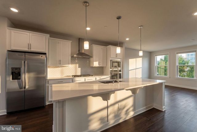 12994 HATTONTOWN SQ, Herndon, VA 20171