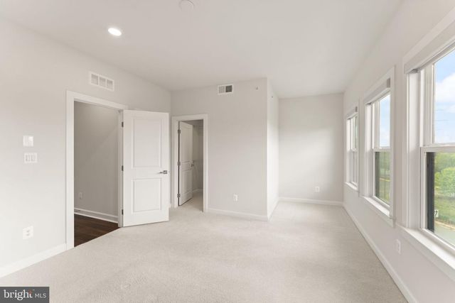 12994 HATTONTOWN SQ, Herndon, VA 20171