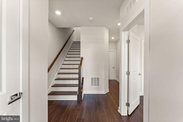 12994 HATTONTOWN SQ, Herndon, VA 20171