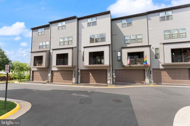 12994 HATTONTOWN SQ, Herndon, VA 20171