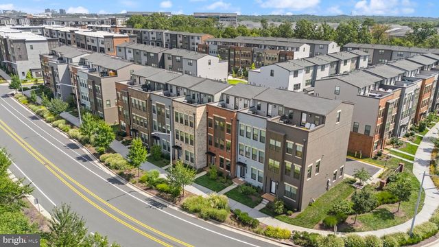 12994 HATTONTOWN SQ, Herndon, VA 20171