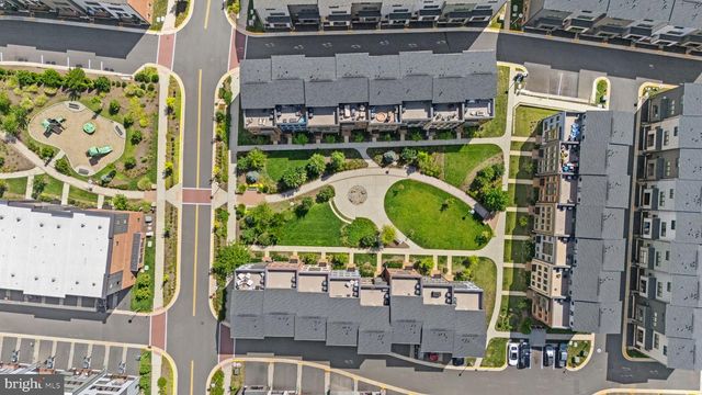 12994 HATTONTOWN SQ, Herndon, VA 20171