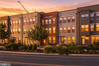 12994 HATTONTOWN SQ, Herndon, VA 20171