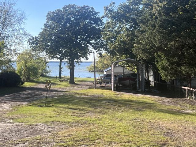 488 Briggs Boulevard, East Tawakoni, TX 75472