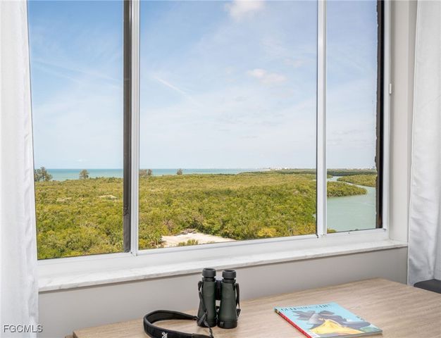 17 Bluebill AVE 903, Naples, FL 34108