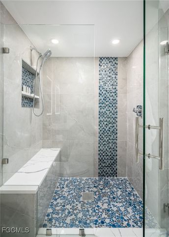 17 Bluebill AVE 903, Naples, FL 34108