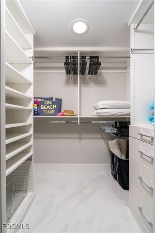 17 Bluebill AVE 903, Naples, FL 34108